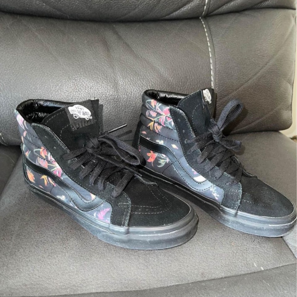Women’s 7.5 hi top vans